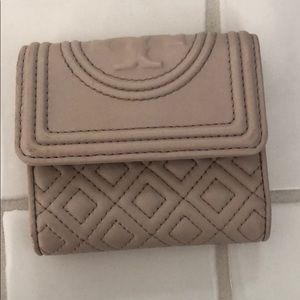 tory burch wallet